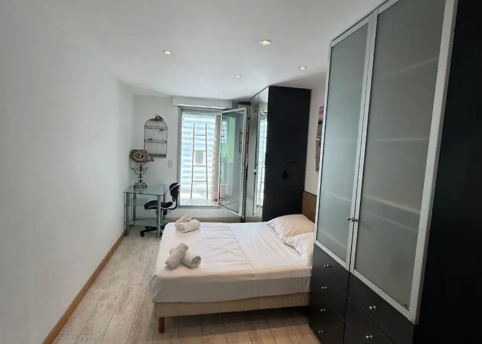 Siena - 6 Personnes Avec Terrasse Et Jacuzzi Plein Coeur Centre-ville Quartier Du Port De Lägenhet