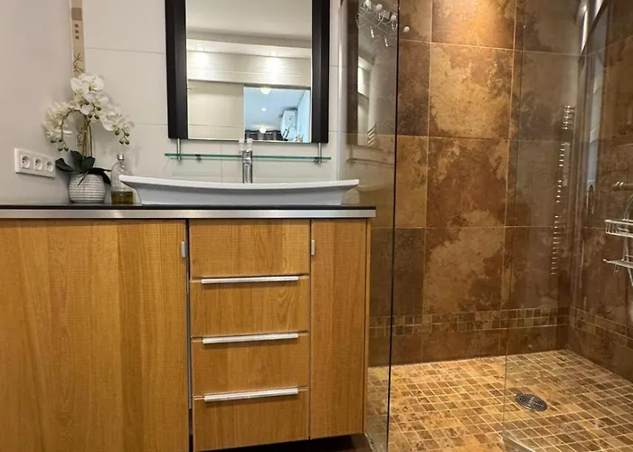 Lägenhet Siena - 6 Personnes Avec Terrasse Et Jacuzzi Plein Coeur Centre-ville Quartier Du Port De *